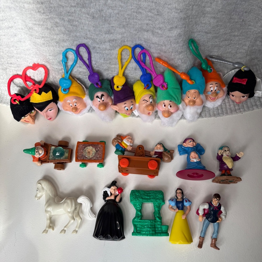 VTG Disney Snow White Seven Dwarfs McDonald's Happy Meal Toy Lot Keychains 2001